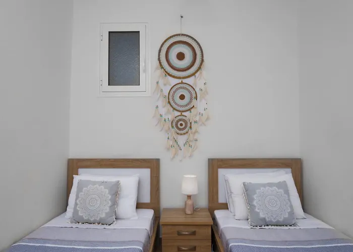 Dennis City Center Elegant Apartment